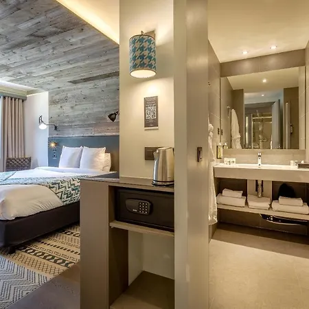 Le Prieuré Hotel 4*